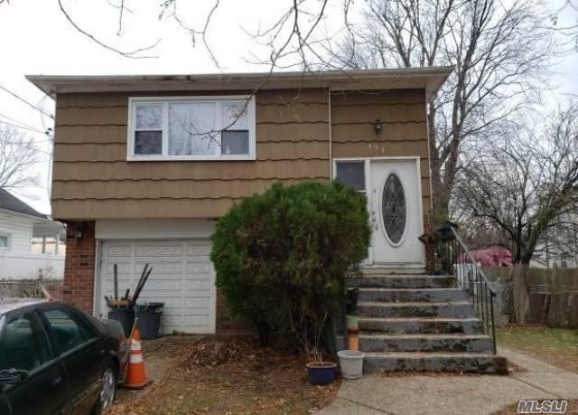 453 Clinton Ave, Rockville Centre, NY 11570 - photo 1