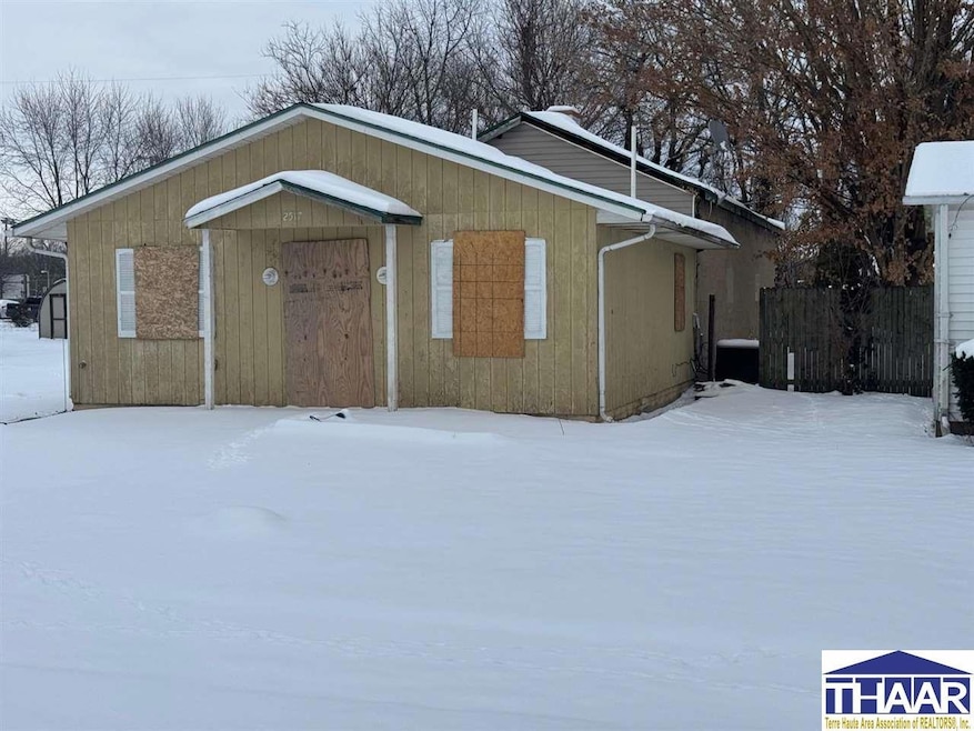 2517 N 17th St, Terre Haute, IN 47804 - photo 1