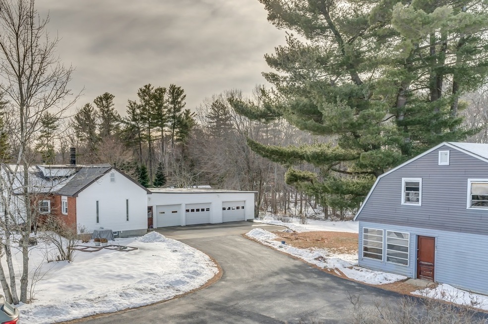 809 S Mammoth Rd, Manchester, NH 03109 - photo 1