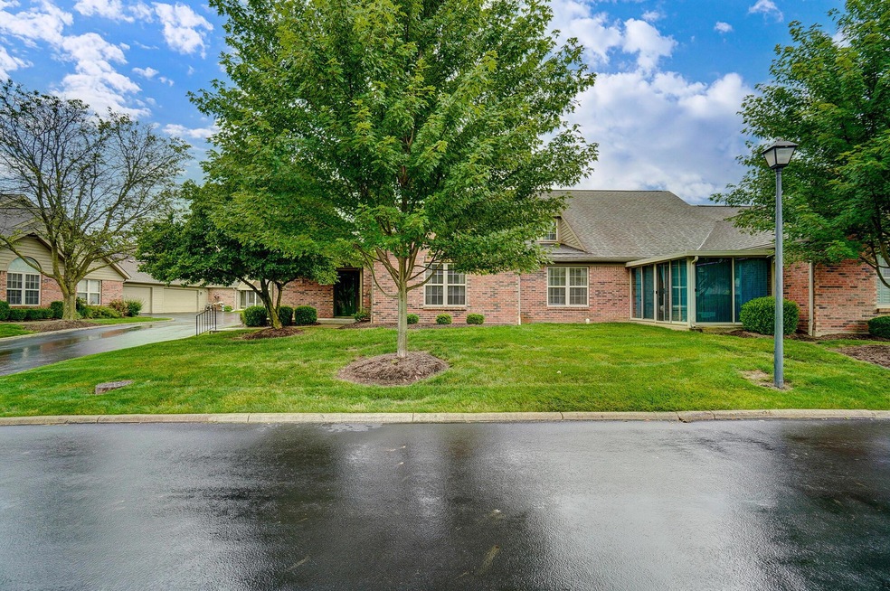 2862 Laurel Wind Blvd unit 2862, Lewis Center, OH 43035 - photo 1