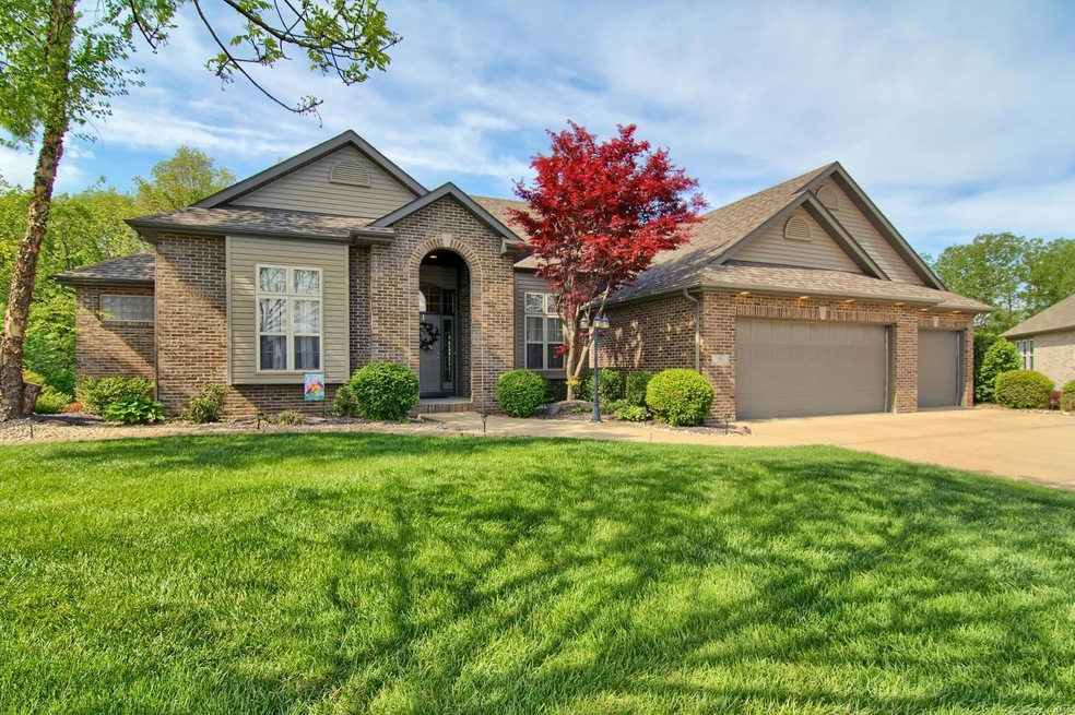 18 Ashford Oaks Ct, Maryville, IL 62062 - photo 1