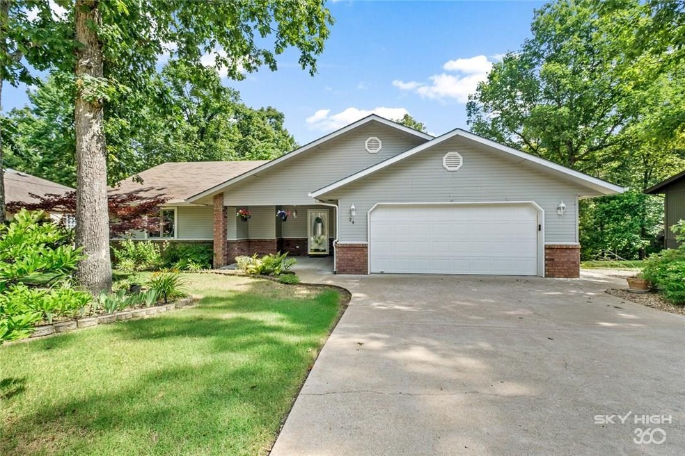 Beautifully landscaped home in Bella Vista