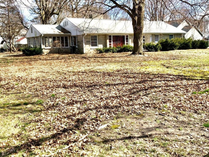 407 S Niles Ave, Tuscola, IL 61953 - photo 1