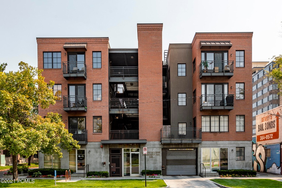 0_Exterior_high_3726236