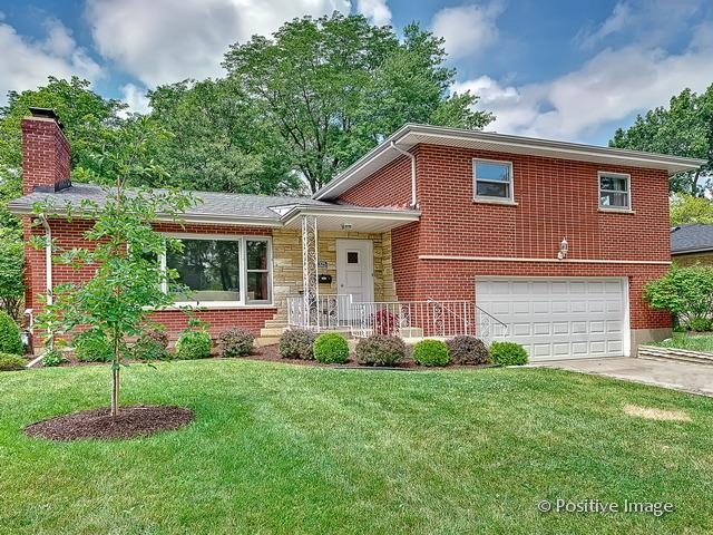 325 E Huntington Ln, Elmhurst, IL 60126 - photo 1