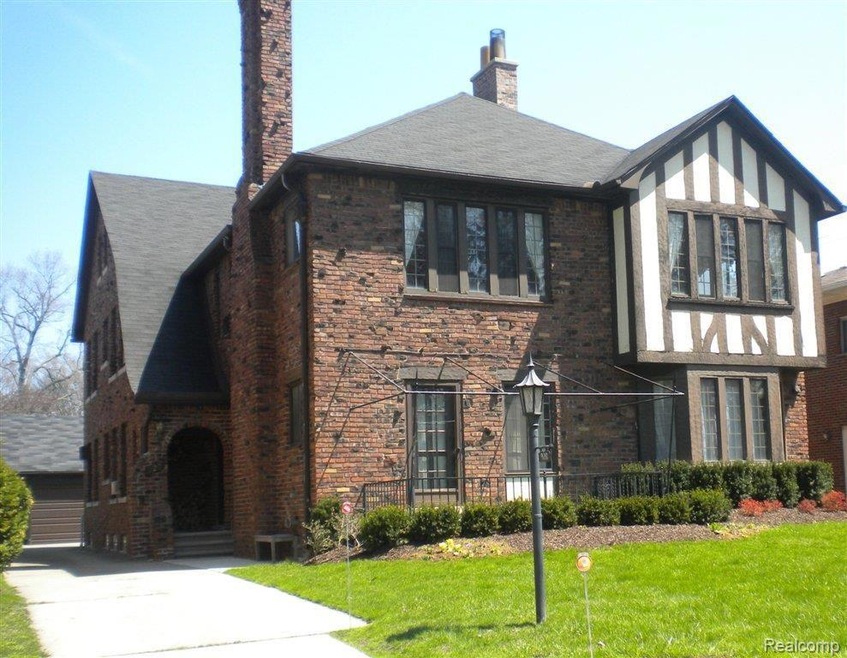 920 Trombley Rd, Grosse Pointe Park, MI 48230 - photo 1