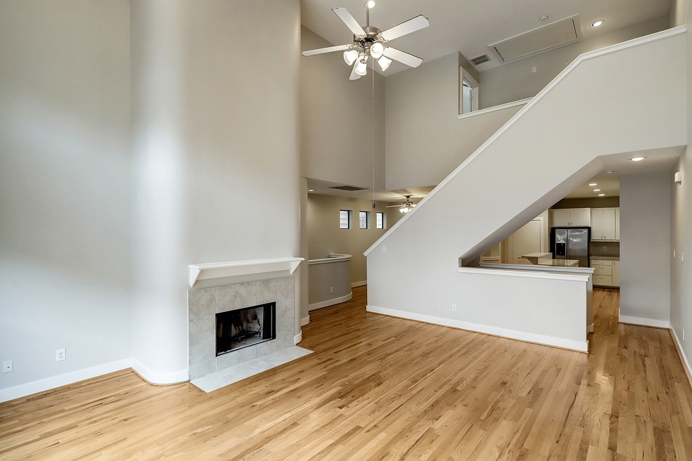 425 W 26th St, Houston, TX 77008 - photo 1