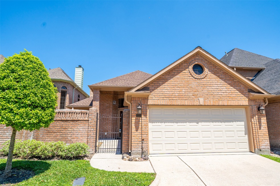 8018 Oakwood Garden St, Houston, TX 77040 - photo 1