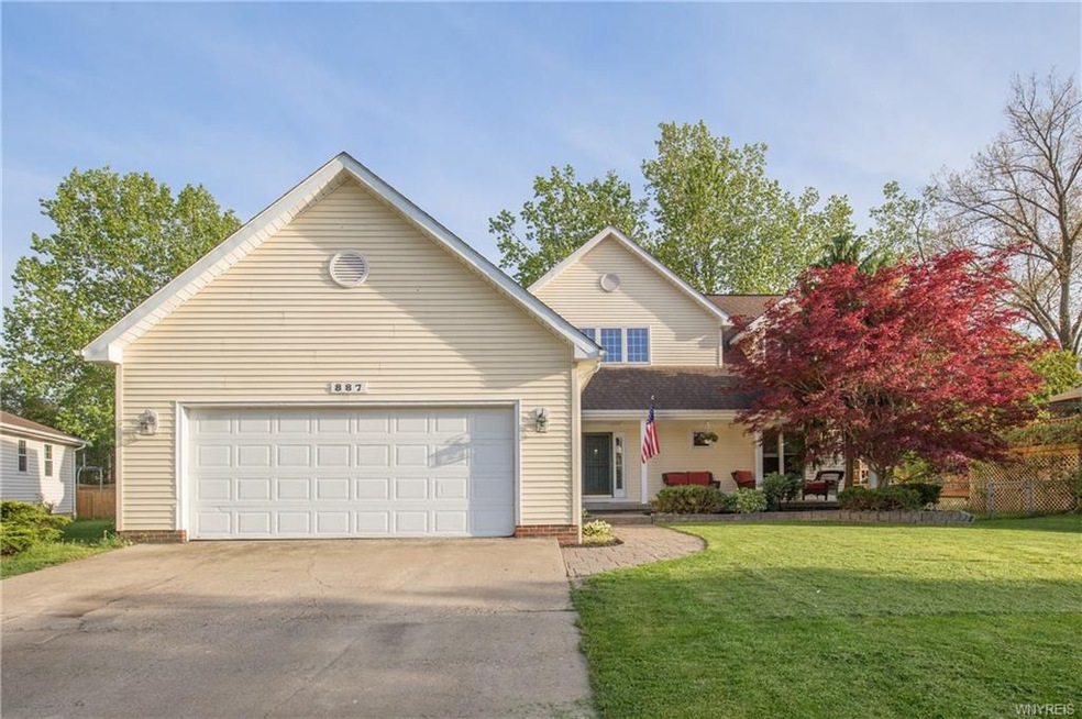 887 Deerfield Dr, North Tonawanda, NY 14120 - photo 1