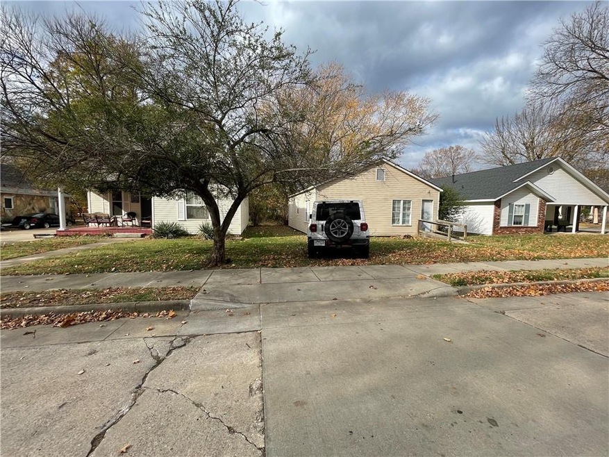 218 N 5th St, Rogers, AR 72756 - photo 1