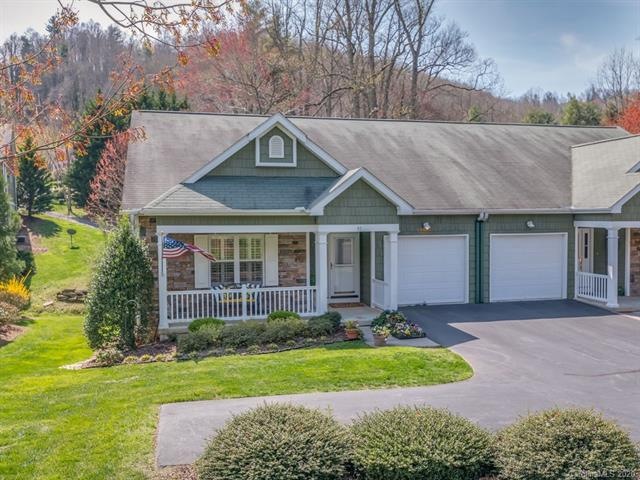 Quiet cul-de-sac townhome, with lovely gardens