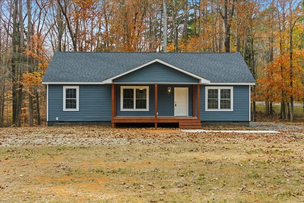 547 Cedar Point Dr, Buffalo Junction, VA 24529 - photo 1