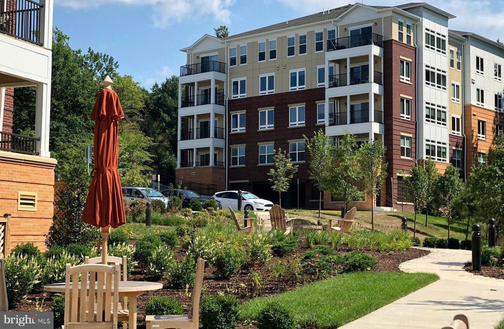 Enclave unit 306, Fairfax, VA 22031 - photo 1