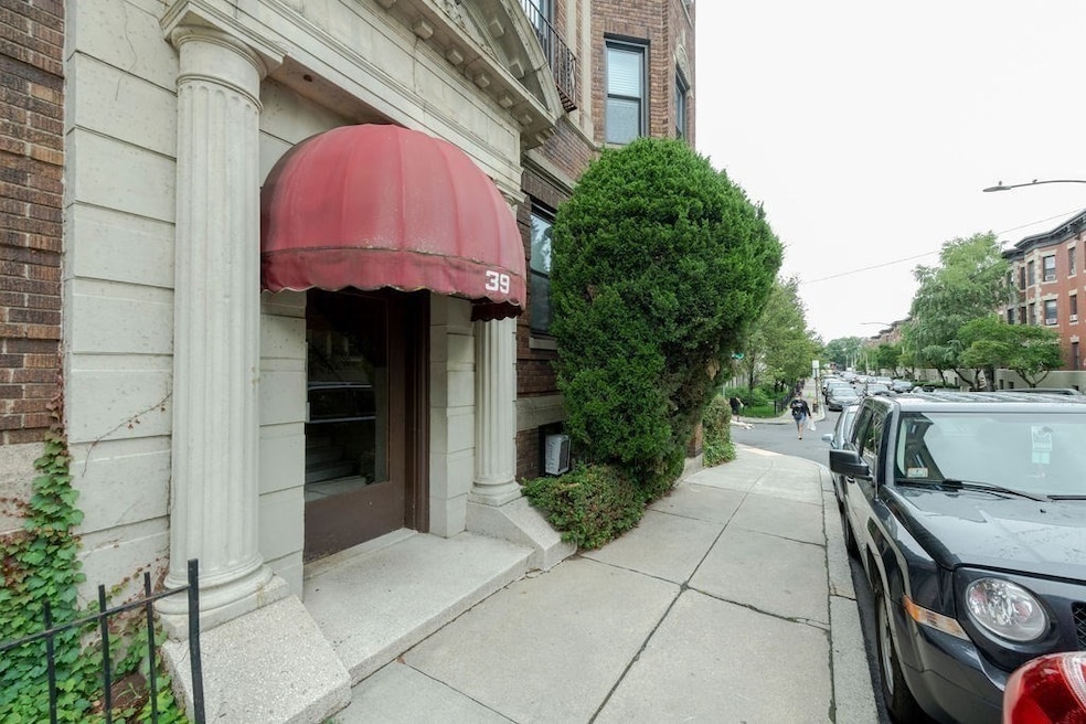39 Glenville Ave unit 5, Allston, MA 02134 - photo 1