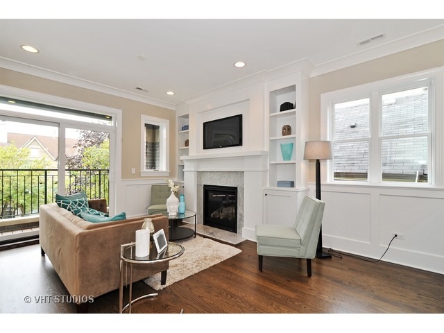 2721 N Southport Ave unit 2, Chicago, IL 60614 - photo 1