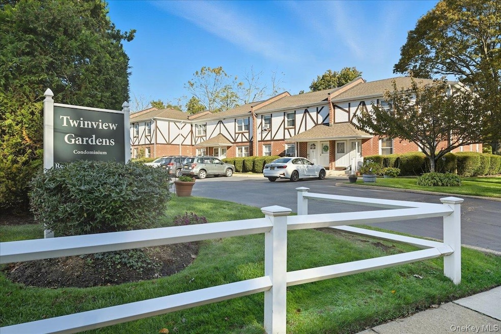 2066 Lakeview Rd unit B, Bellmore, NY 11710 - photo 1