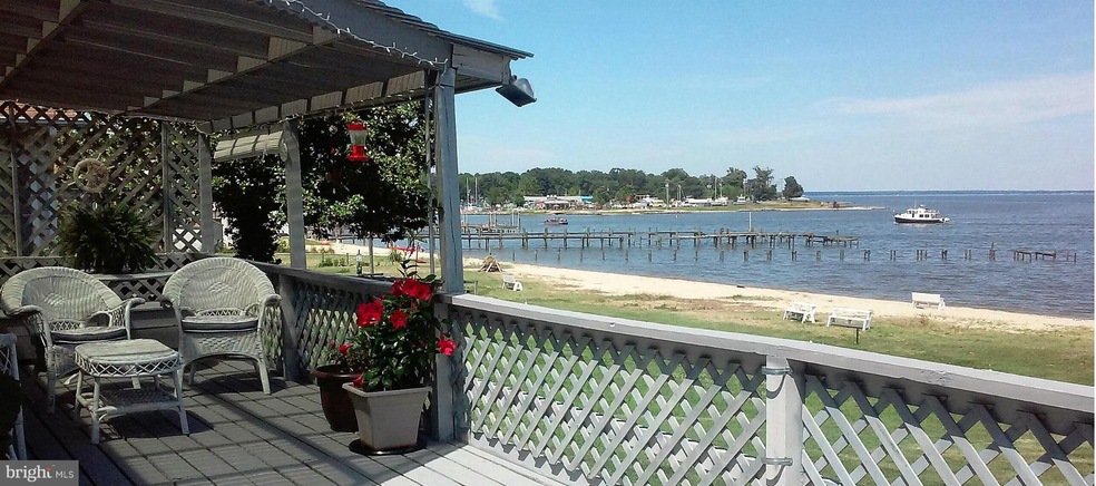 482 Shore Dr, Colonial Beach, VA 22443 - photo 1