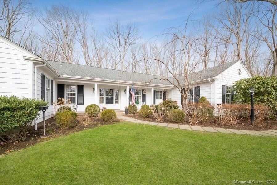 110 Chestnut Hill Ln, Stamford, CT 06903 - photo 1