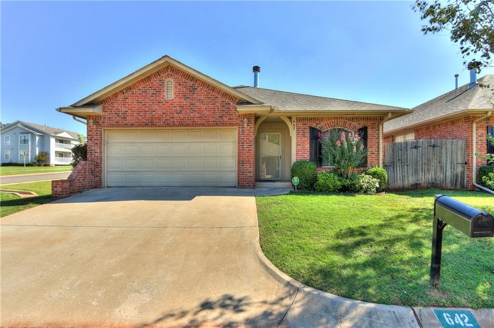 642 Sisken Ct, Edmond, OK 73003 - photo 1