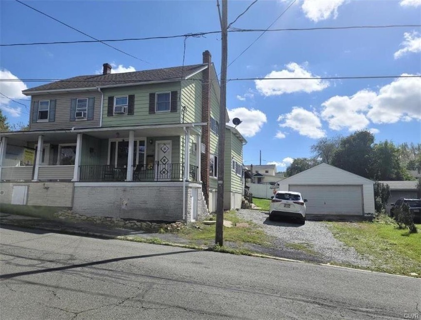 32 W Ridge St, Coaldale, PA 18218 - photo 1