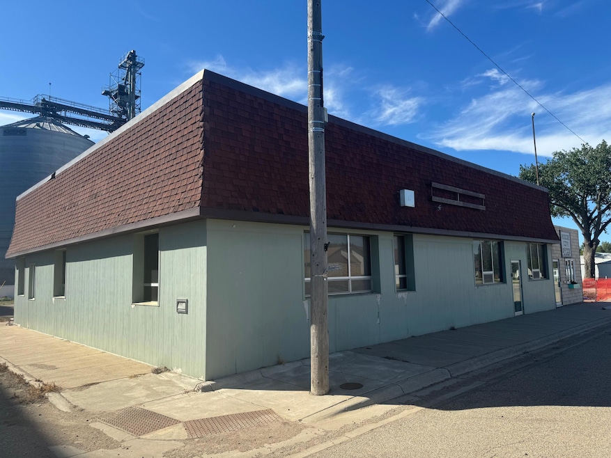 201 Mitchell St, Roscoe, SD 57471 - photo 1