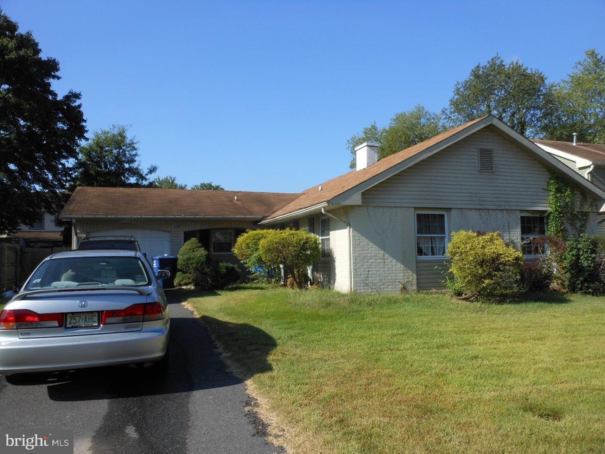 10 Parish Ln, Willingboro, NJ 08046 - photo 1