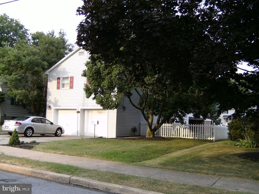 114 S Broad St, Myerstown, PA 17067 - photo 1