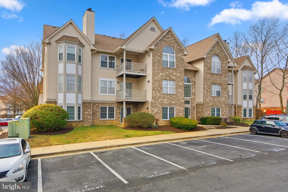 9815 Lake Pointe Ct unit 104, Upper Marlboro, MD 20774 - photo 1