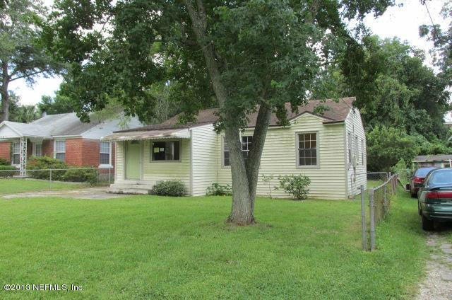 5138 Sunderland Rd, Jacksonville, FL 32210 - photo 1