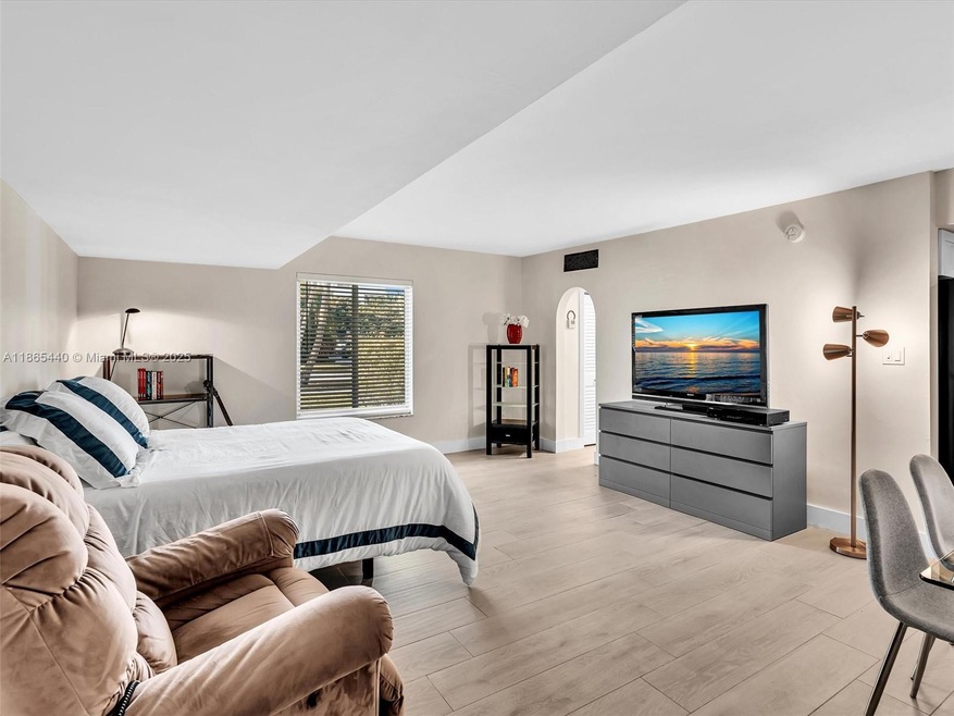 301 Sunrise Dr unit 1DW, Key Biscayne, FL 33149 - photo 1