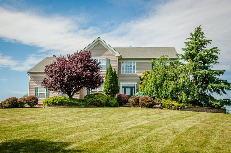 22 Saw Mill Dr, Somerset, NJ 08873 - photo 1