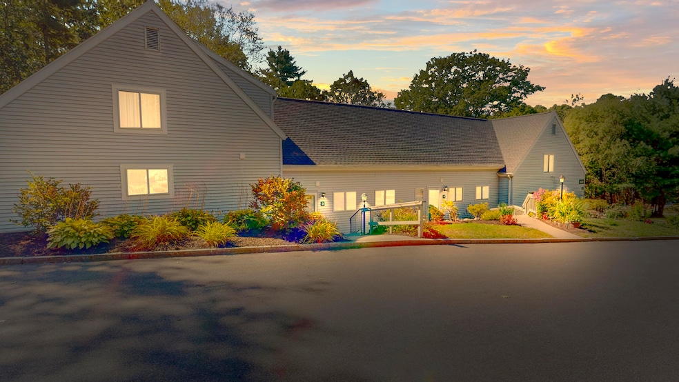 801 Us Rt 1 Yorke Woods unit K-3, York, ME 03904 - photo 1