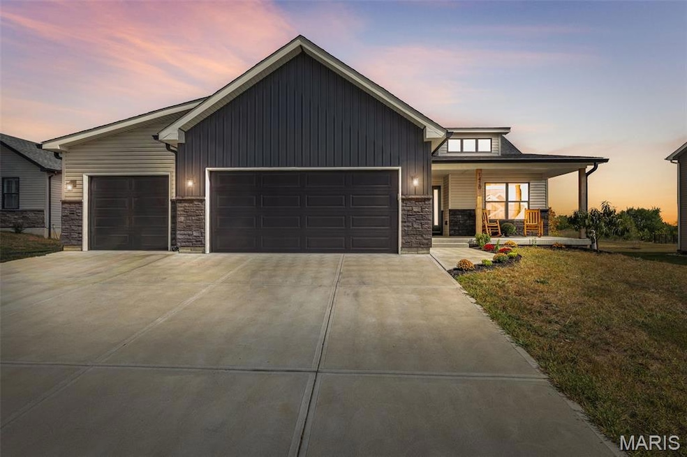 Under Contract $469,900