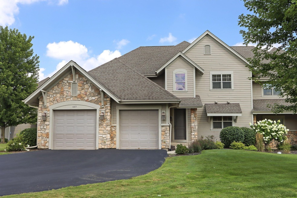 663 Greenview Cir unit 55-27, Lake Geneva, WI 53147 - photo 1