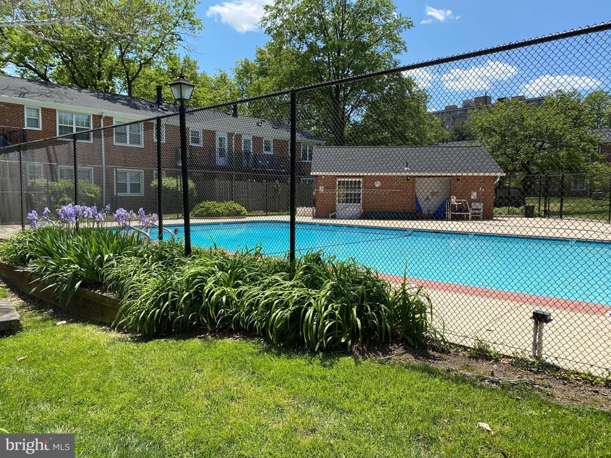2669 S Walter Reed Dr unit A, Arlington, VA 22206 - photo 1