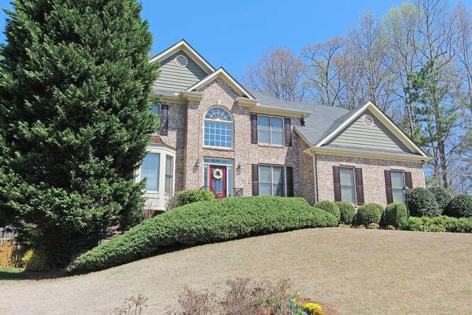 BEAUTIFUL FINISHED BASEMENT HOME OFFERING NEW EXTE