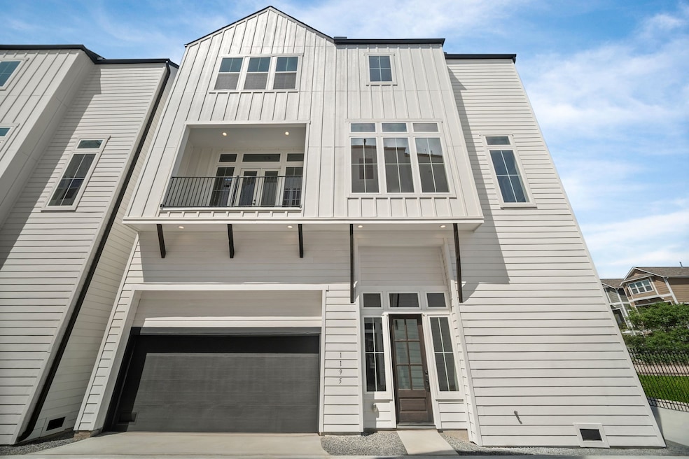 1191 W 19th St, Houston, TX 77008 - photo 1