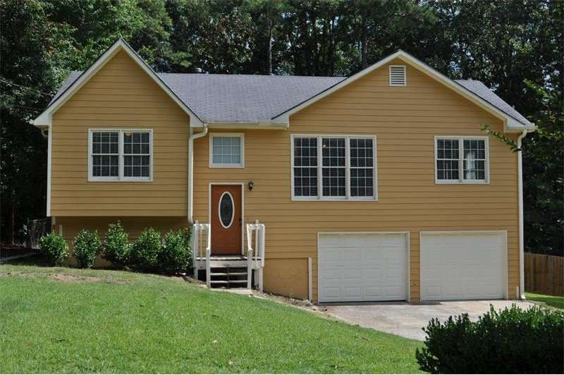 388 Indian Trail Dr unit 388, Powder Springs, GA 30127 - photo 1