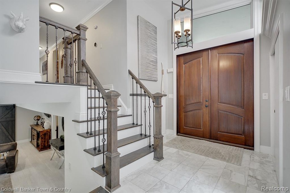 3215 W Long Lake Rd, West Bloomfield, MI 48323 - photo 1