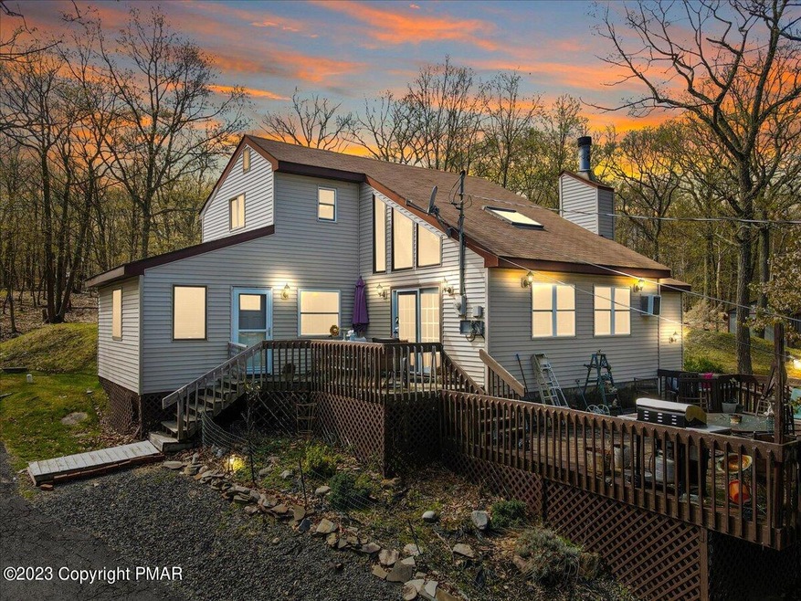 206 Mockingbird Ct, Bushkill, PA 18324 - photo 1