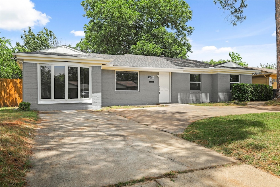 5629 Maceo Ln, Fort Worth, TX 76112 - photo 1