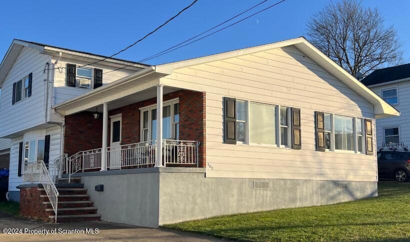 409 Packer St, Avoca, PA 18641 - photo 1