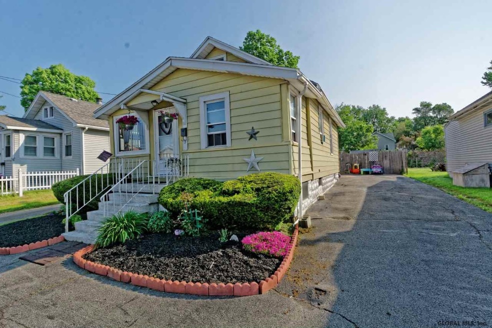 5 Vigars Place, Albany, NY 12205 - photo 1