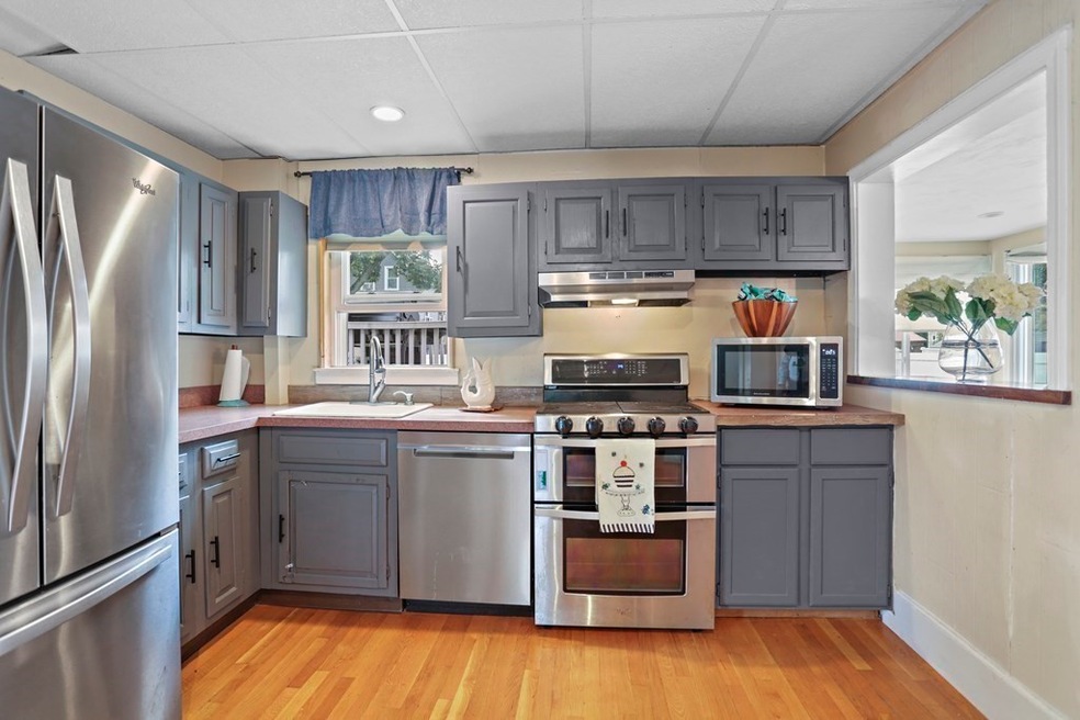 14 Marden St, Saugus, MA 01906 - photo 1