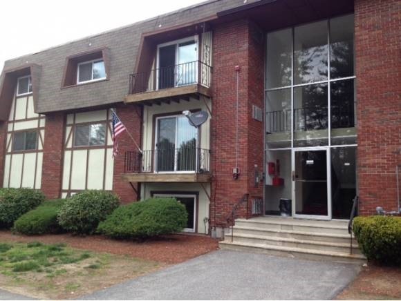 50D Constitution Dr unit 50, Londonderry, NH 03053 - photo 1