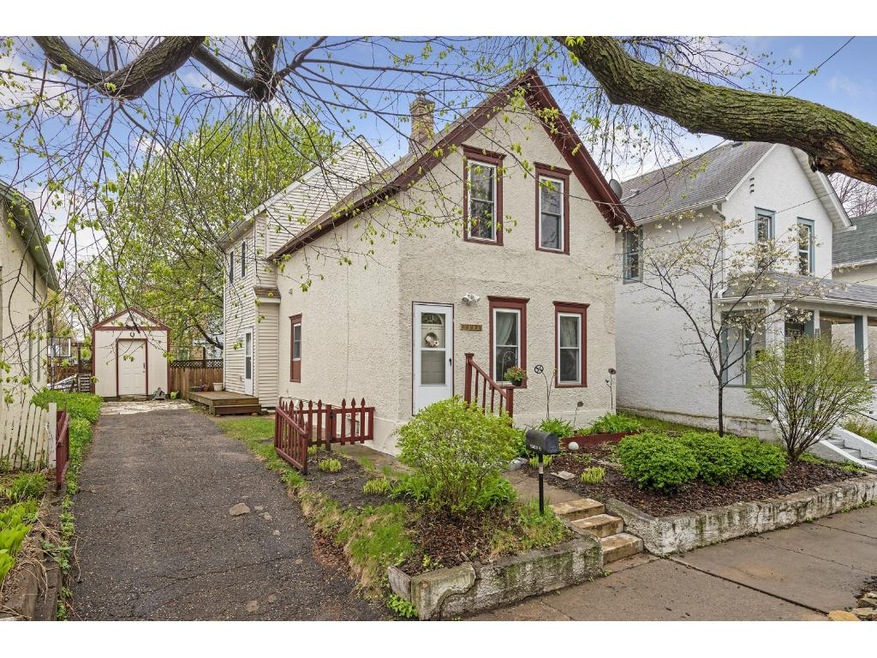 Turn of the century curb appeal with a expansive a