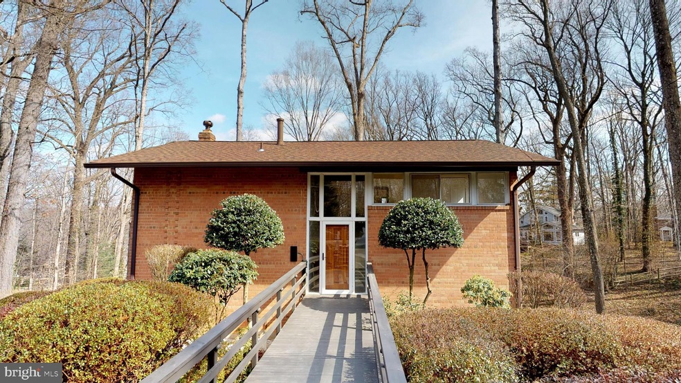 3321 Prince Charles Ct, Falls Church, VA 22044 - photo 1