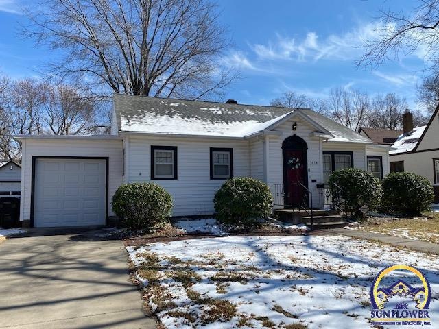 1434 SW Oakley Ave, Topeka, KS 66604 - photo 1