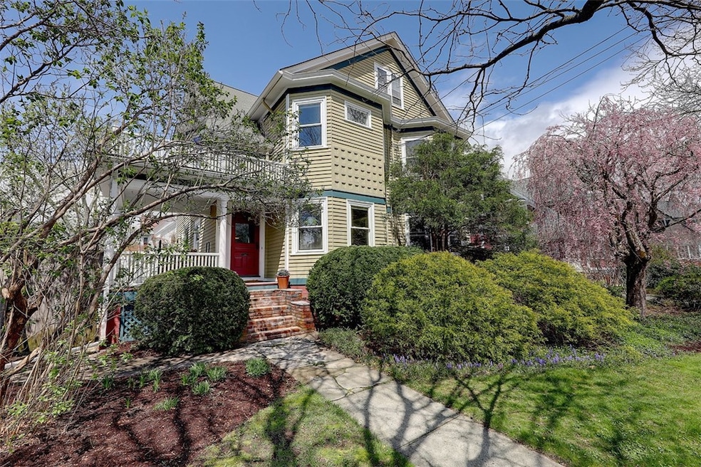 153 Columbia Ave, Cranston, RI 02905 - photo 1