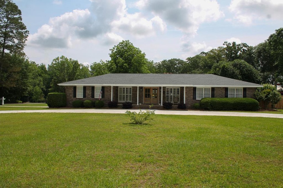 402 Hendrix St, Claxton, GA 30417 - photo 1